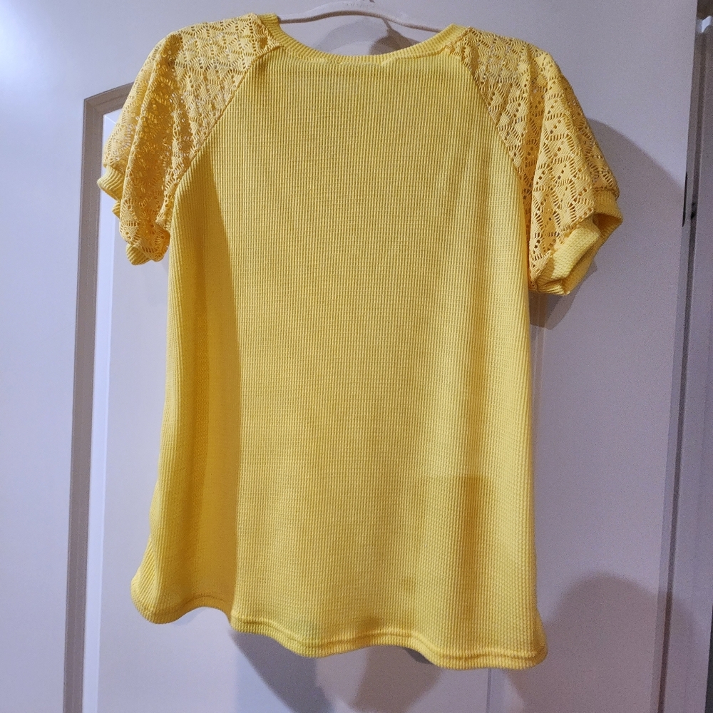 Ladies Top - Picture 3 of 3